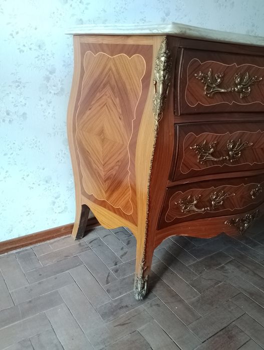 Cómoda Barroca Estilo Luís XV