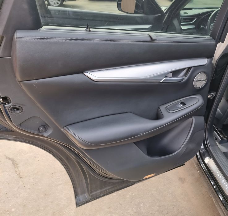 Infiniti qx50 дверна карта обивка