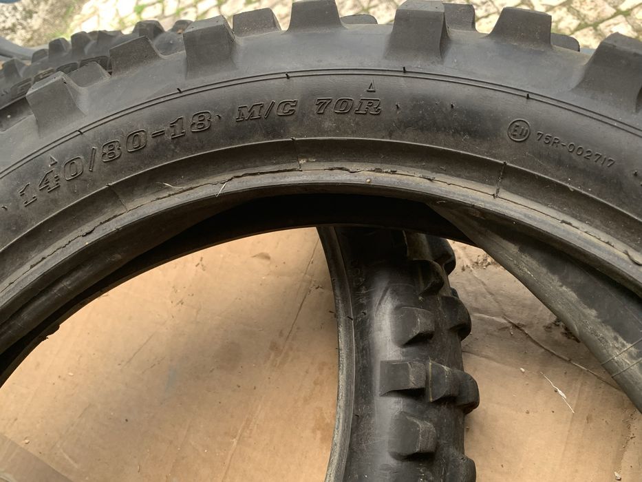 Vendo estes dois pneus em bom estado