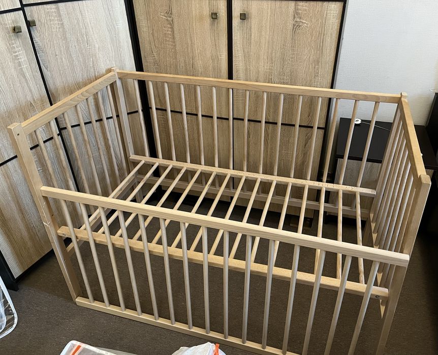 Дитяче ліжко дерев'яне