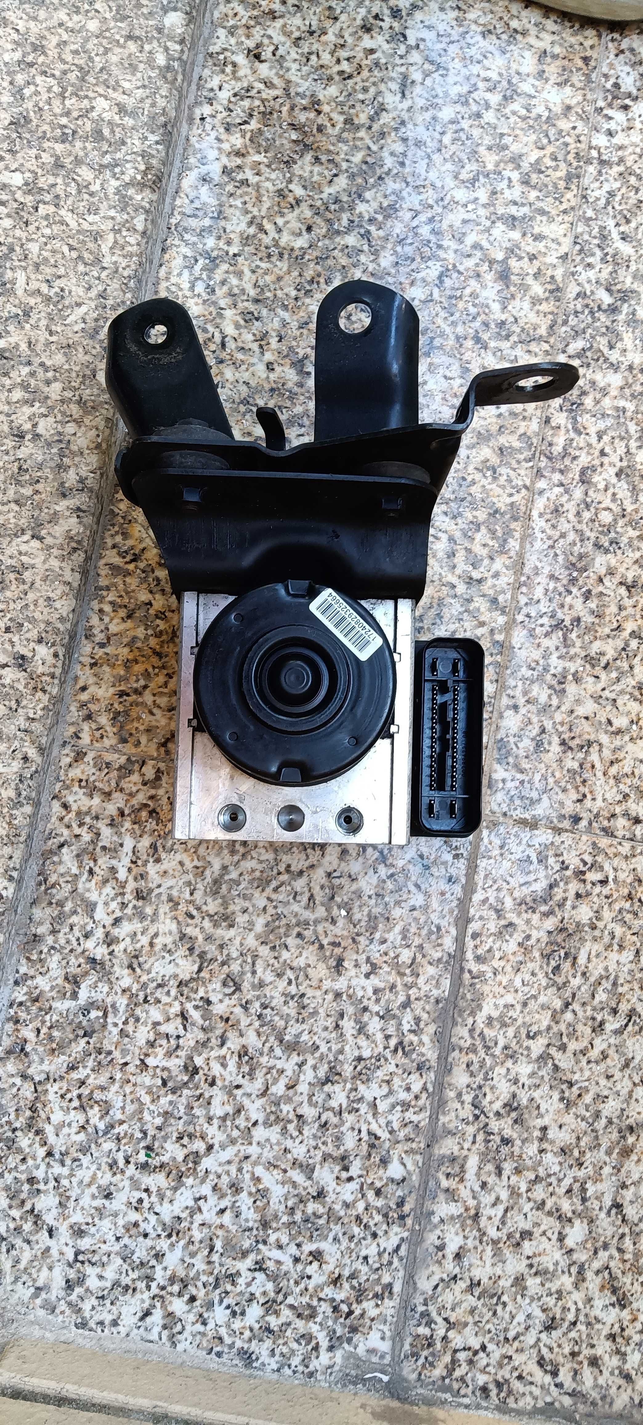 Módulo de ABS TOYOTA YARIS (_P9_) 1.4 D-4D (NLP90_, NLP90R)