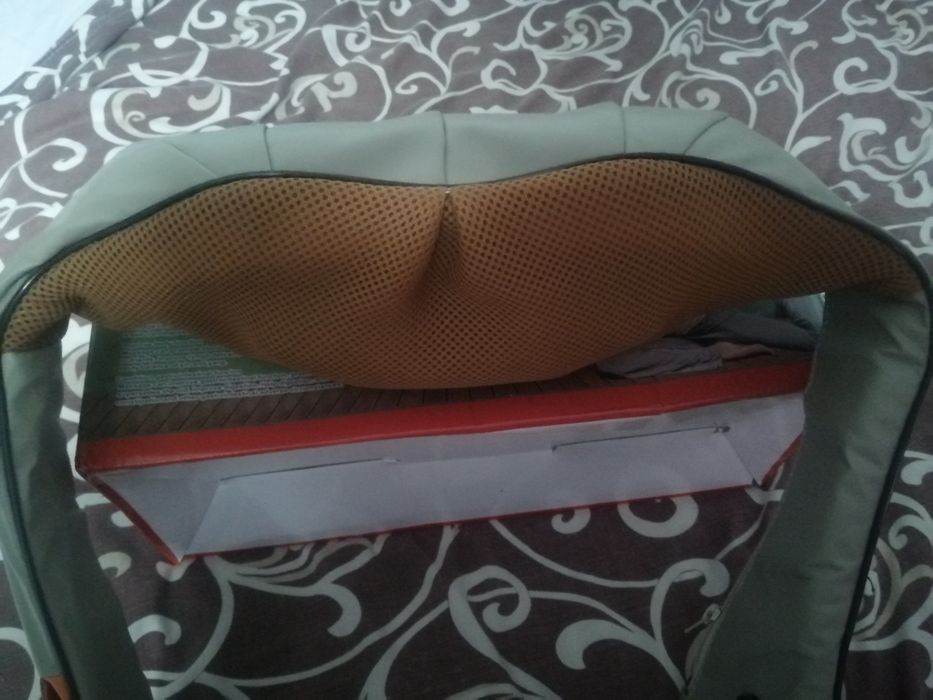 Masażer do szyi i pleców