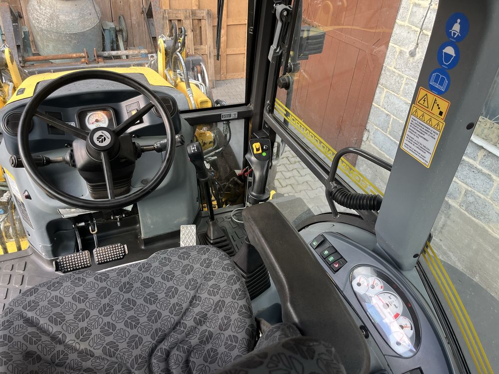 NEW HOLLAND B100c | CASE 580/590