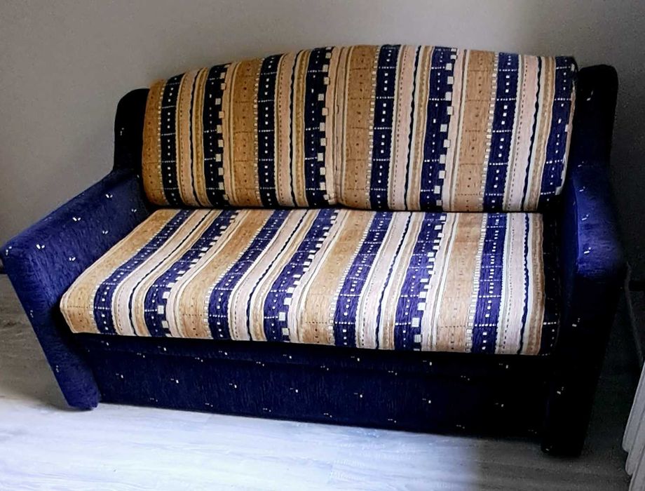 Rozkładana wersalka dwuosobowa