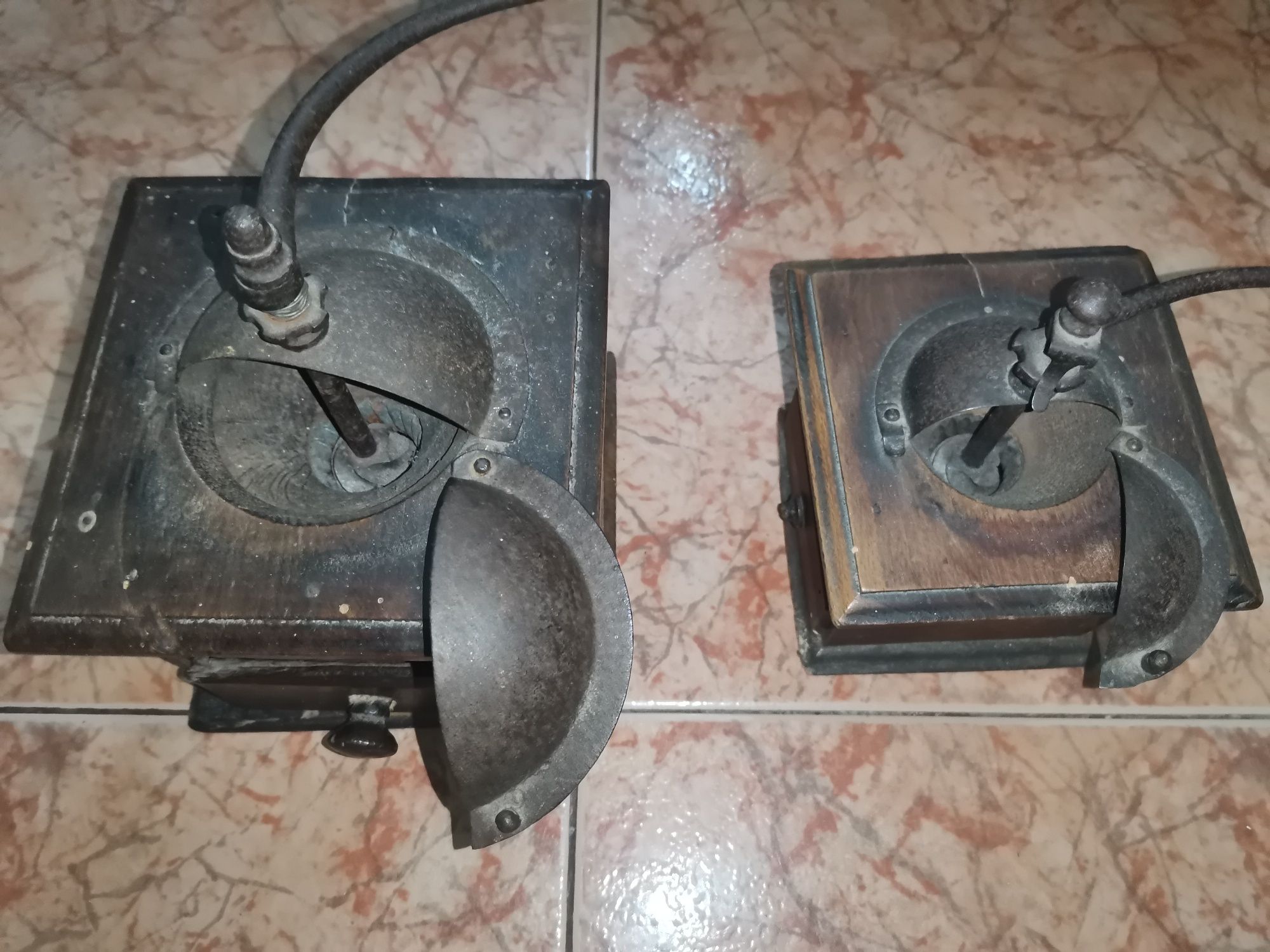 2x Moinhos de Café Vintage  (Goldenberg & Cia)