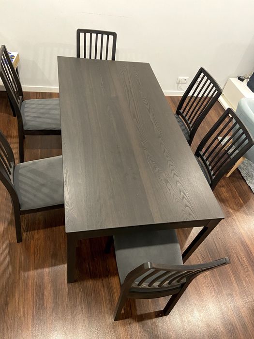 Mesa de Jantar extensível com 6 cadeiras + capa p/ cadeiras