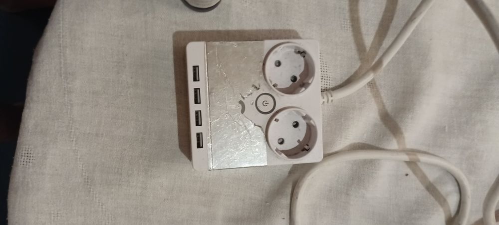 Сетевой фильтр-удлинитель, Мережевий фільтр Ikos F24S-U White