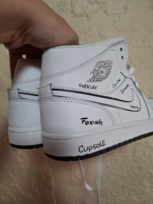 Кросівки JORDAN 37,5 розмір 23,5 см