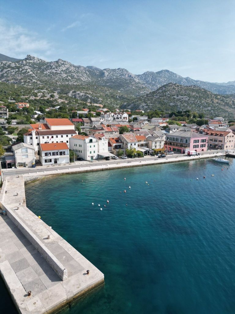 Chorwacja dom kamienica nad morzem