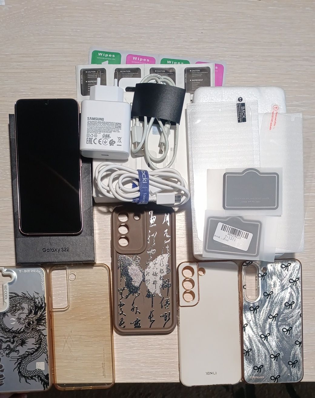 Samsung s22 8/128 + чохли, зарядка та скло