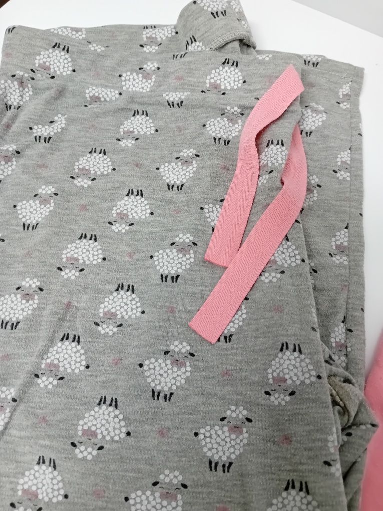 Pijama de senhora rosa e cinzento