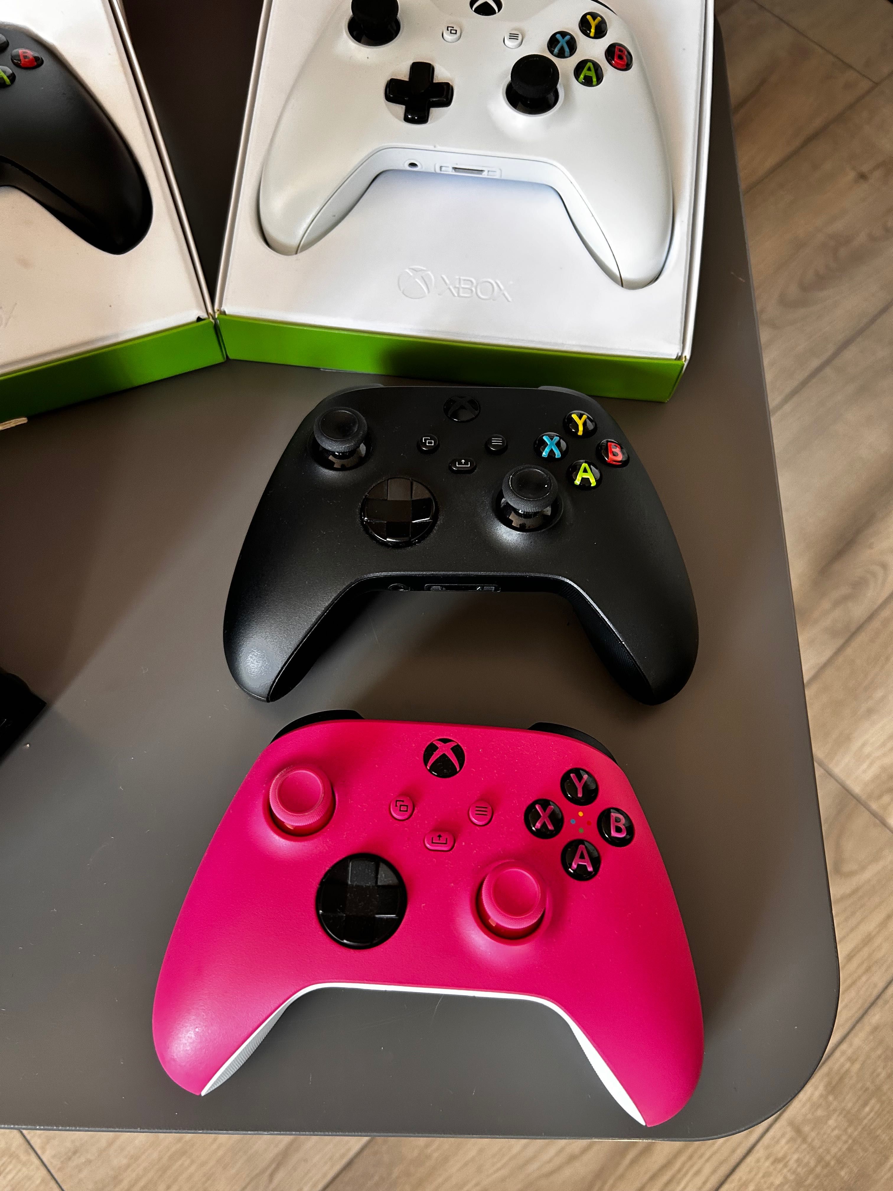 Xbox Series X + 4 Pady + Pudełko