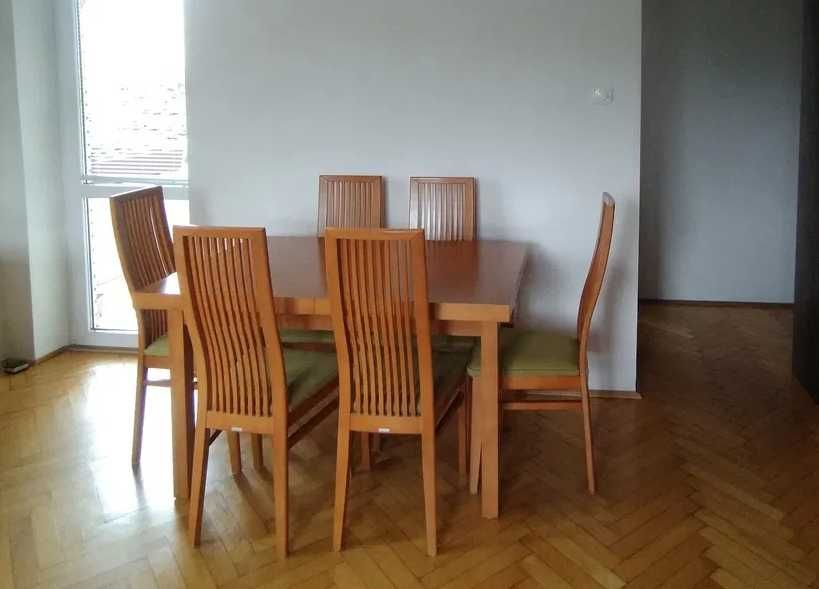 Sprzedam rozkładany stół i 6 krzeseł kolor olcha producent Paged meble