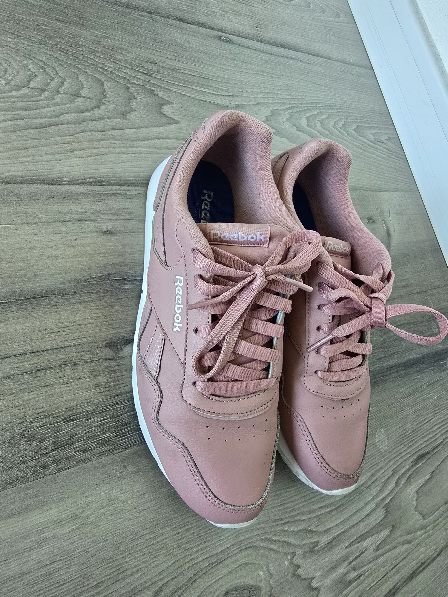 Reebok adidasy buty pudrowy róż 39 skóra