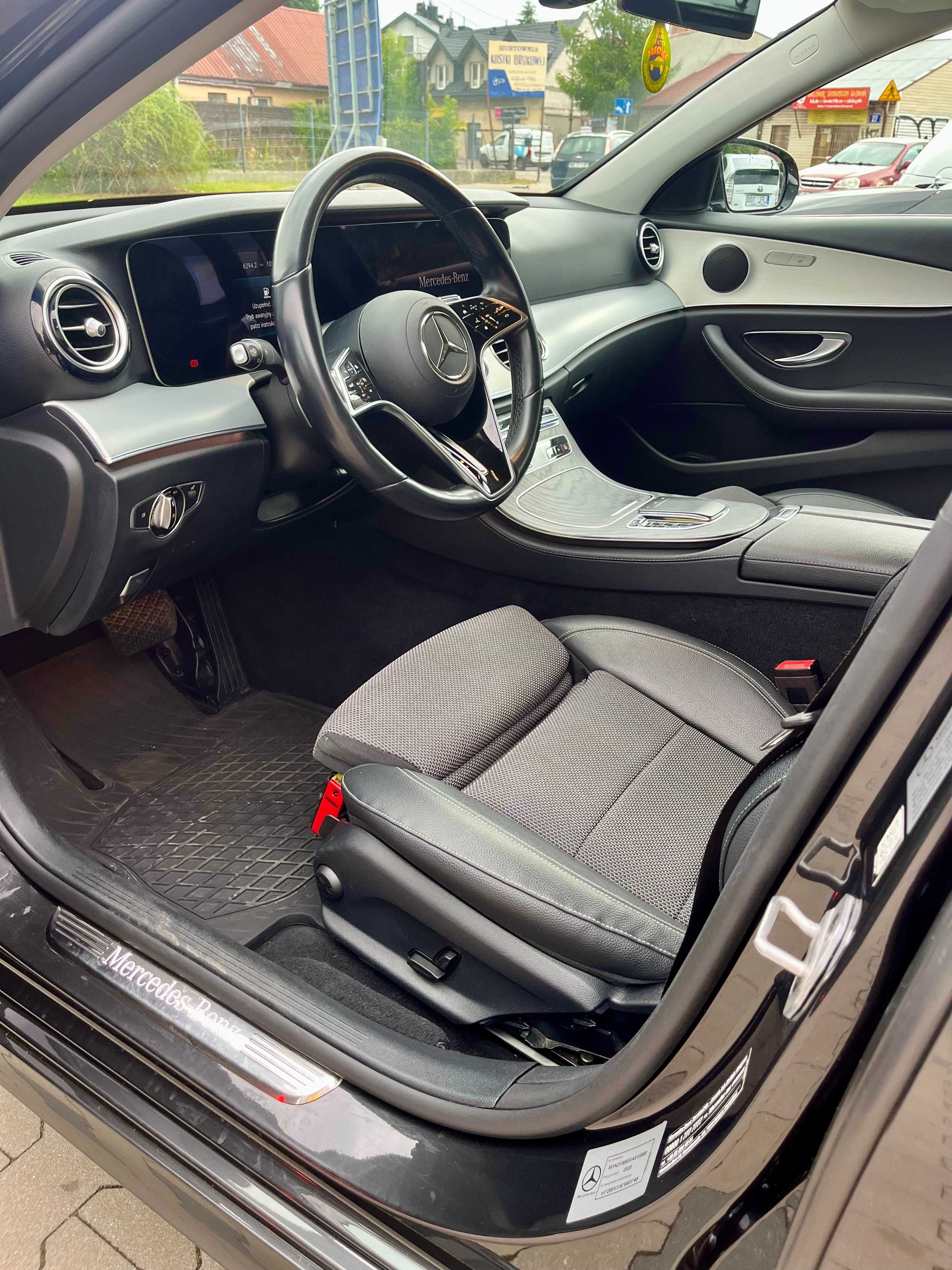 Wynajem auta wypożyczalnia samochodów Mercedes e-class, Warszawa