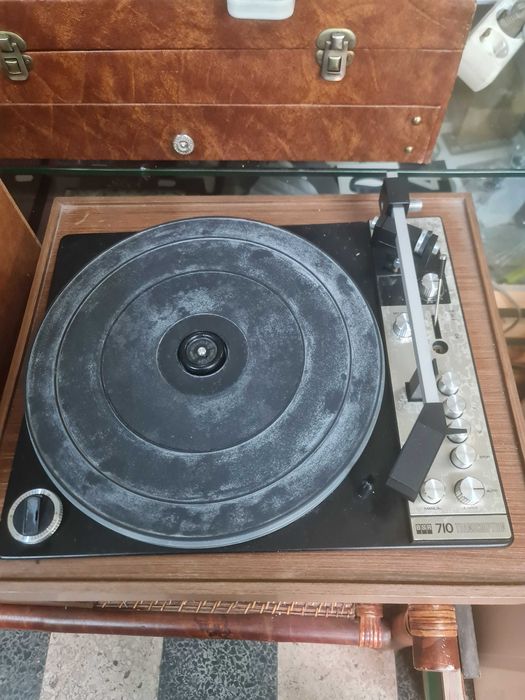 Gira discos BSR 710 e receiver vintage SHARP