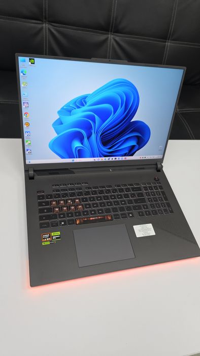 Asus rog strix g19 Ryzen 9 rtx 5070