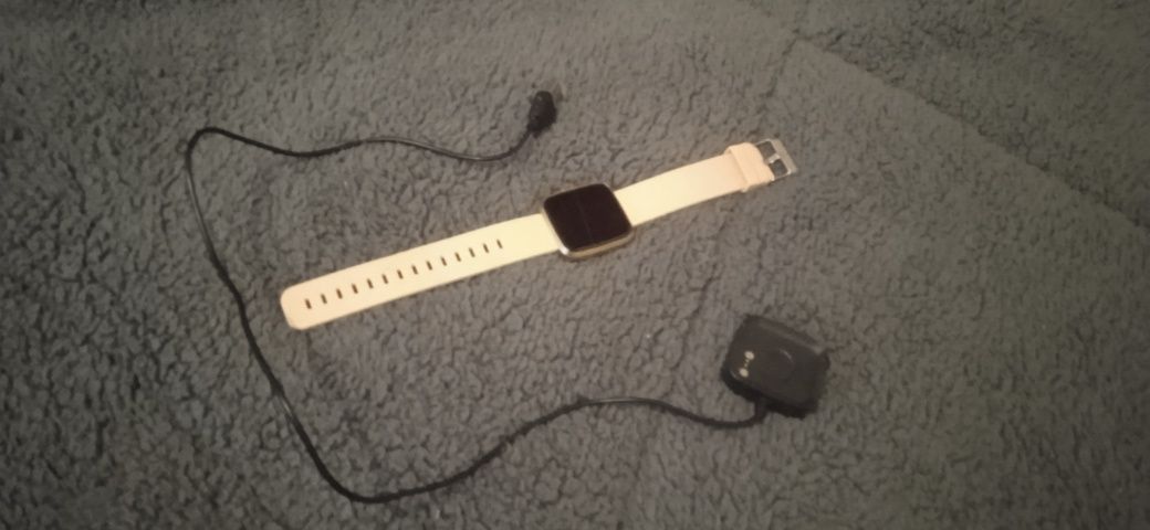 Reloj SW/C11FT recarregável com carregador incluído, contador de passo