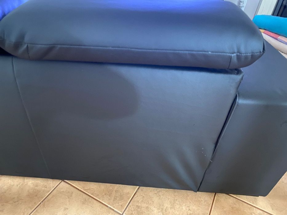 Sofá em pele sintética