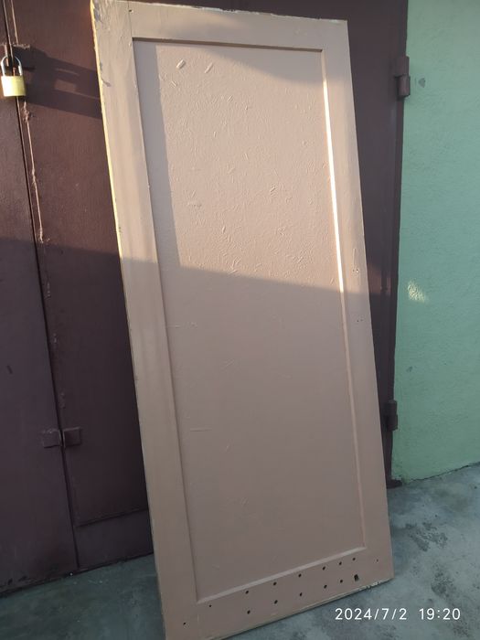 Двері дерев'яні б/в