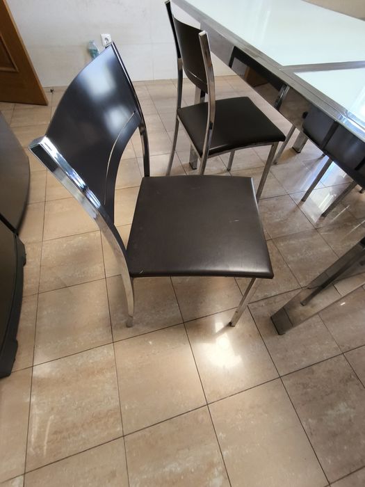 Mesa cromada extensível