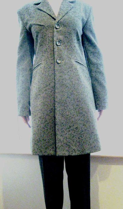 Костюм брючный женский необычный, размер М шерсть