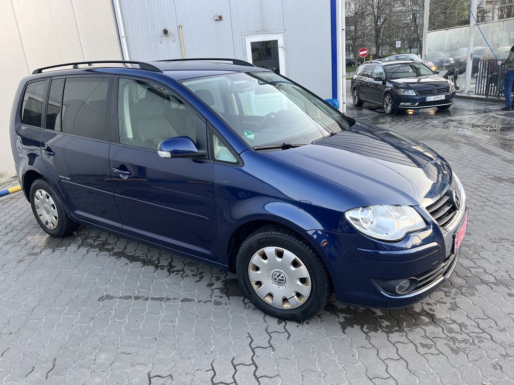 Volkswagen Touran  Фольксваген Туран 2009