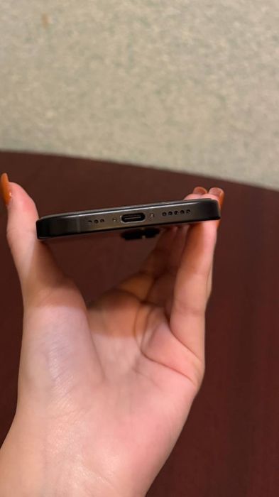 Apple iphone Айфон 16 128гб чорний