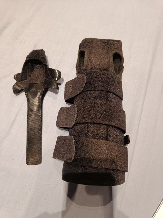 Orteza ręki kciuka długa Qmed by Meyra - jak nowa.