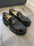 Loafers buty czarne na platformie