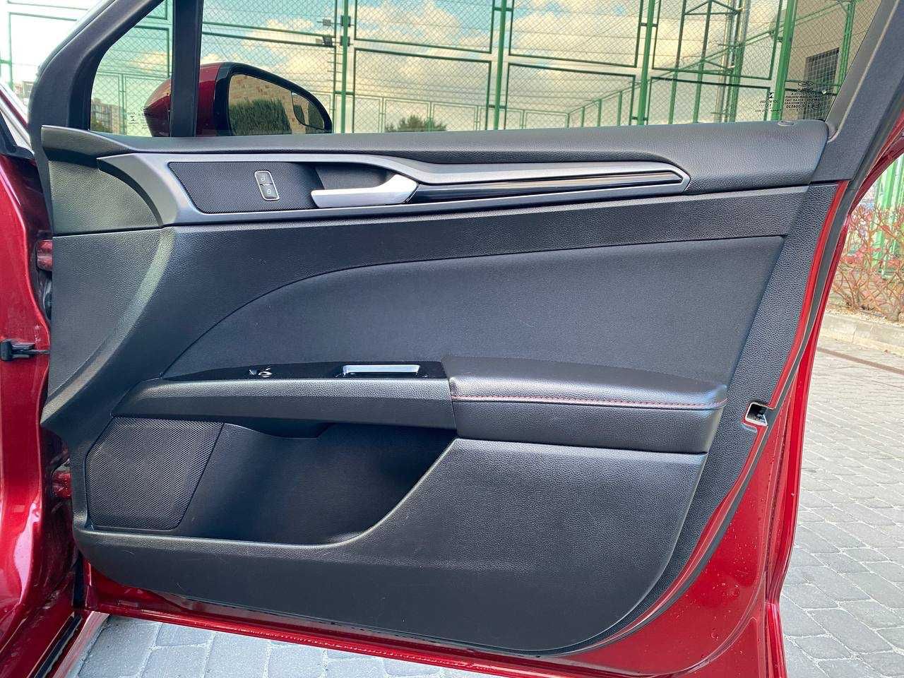 Ford Fusion Hybrid SE