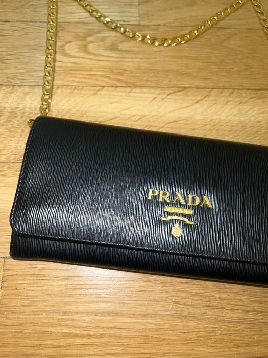 Skorzany portfel na lancuszku /torebka Prada