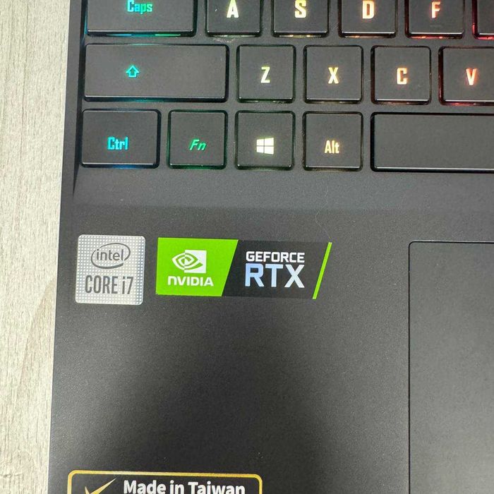 Gigabyte Aorus 15G YC  240Hz i7-10870H 16GB SSD 1TB RTX 3080