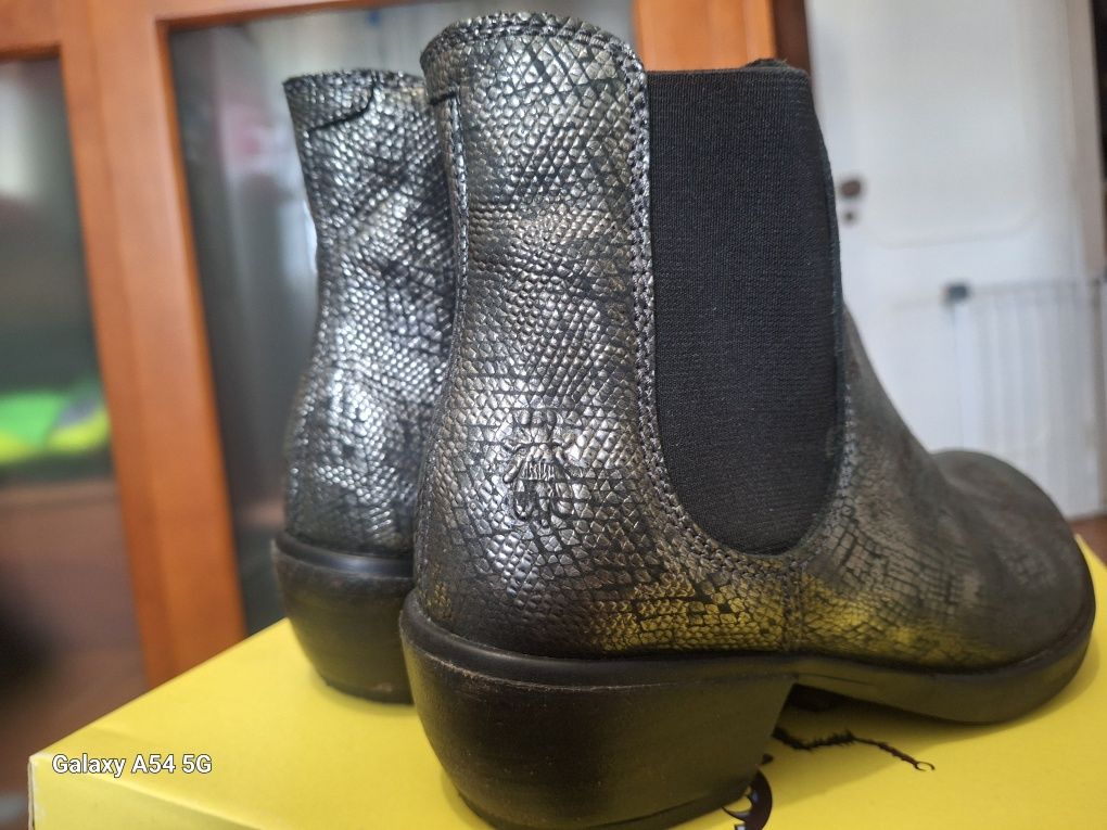 Botas Fly London