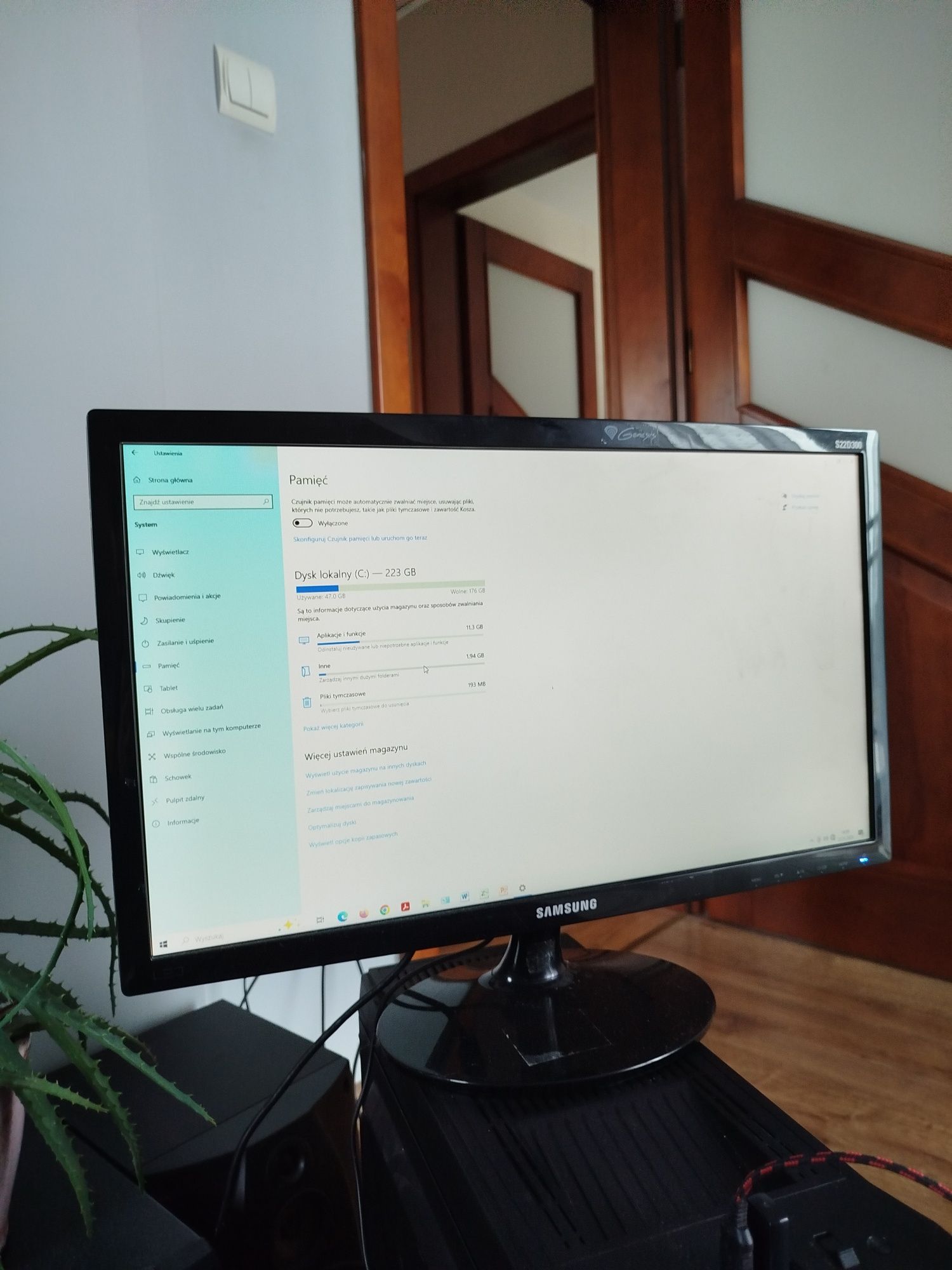 Komputer stacjonarny do gier  oraz monitor