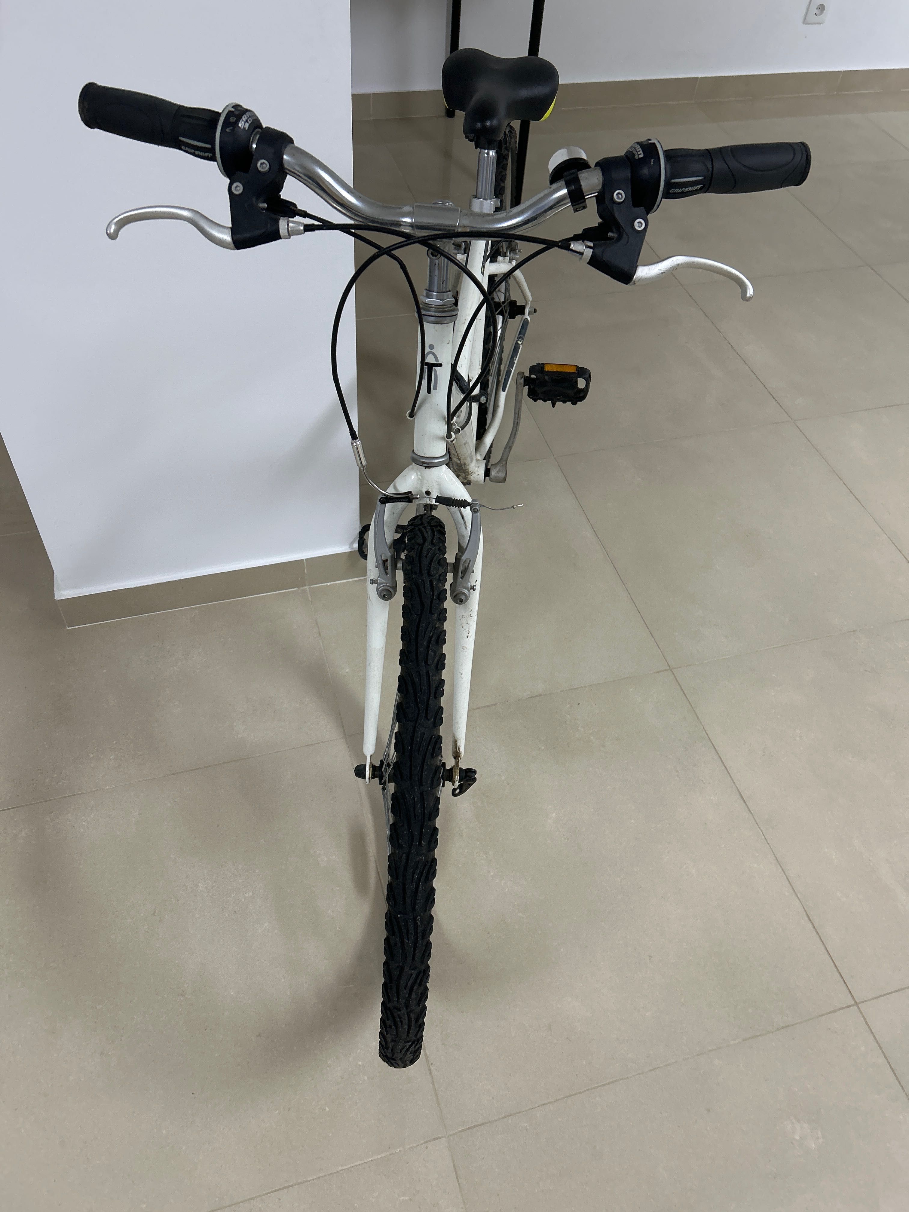 Bicicleta Júnior/adulto em branco.