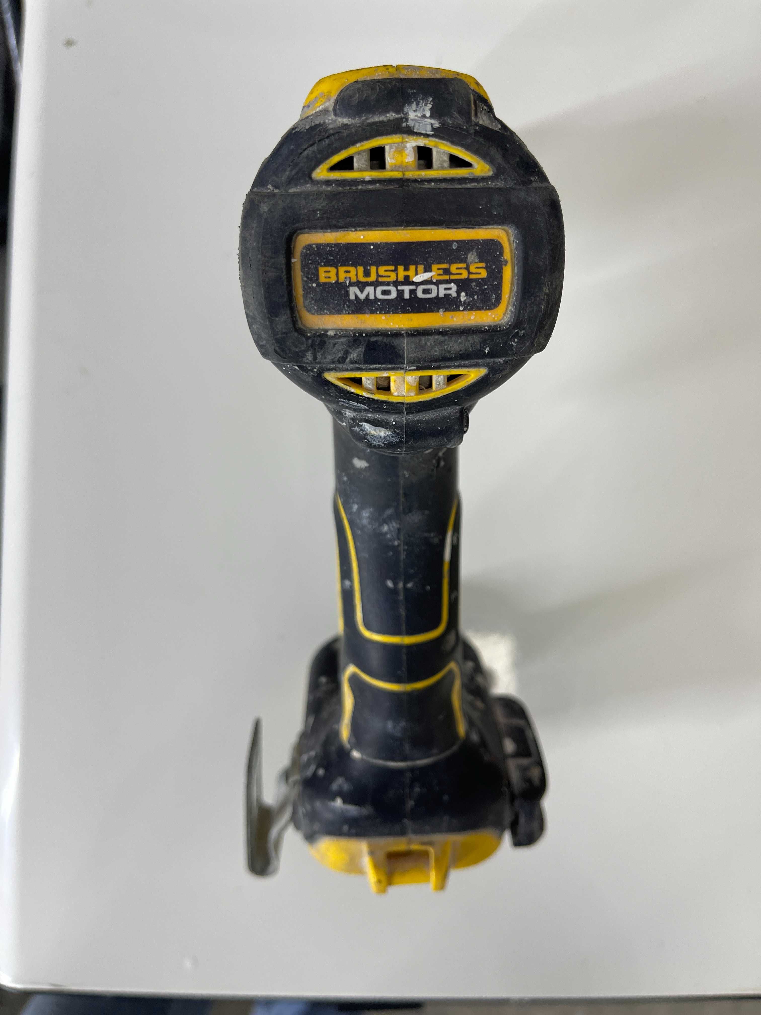 Шуруповерт Dewalt DCD791.