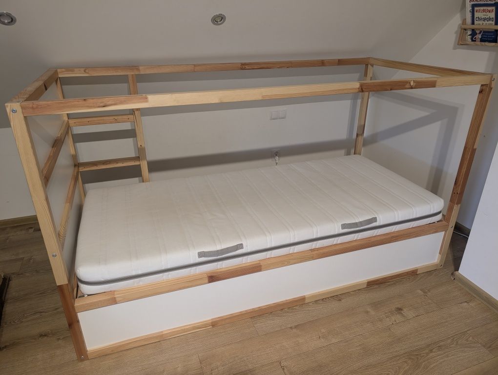 Łóżko piętrowe Kura Ikea + materac 90x200+ baldachim dinozaury