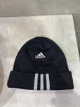 Zimowa czapka Adidas.
