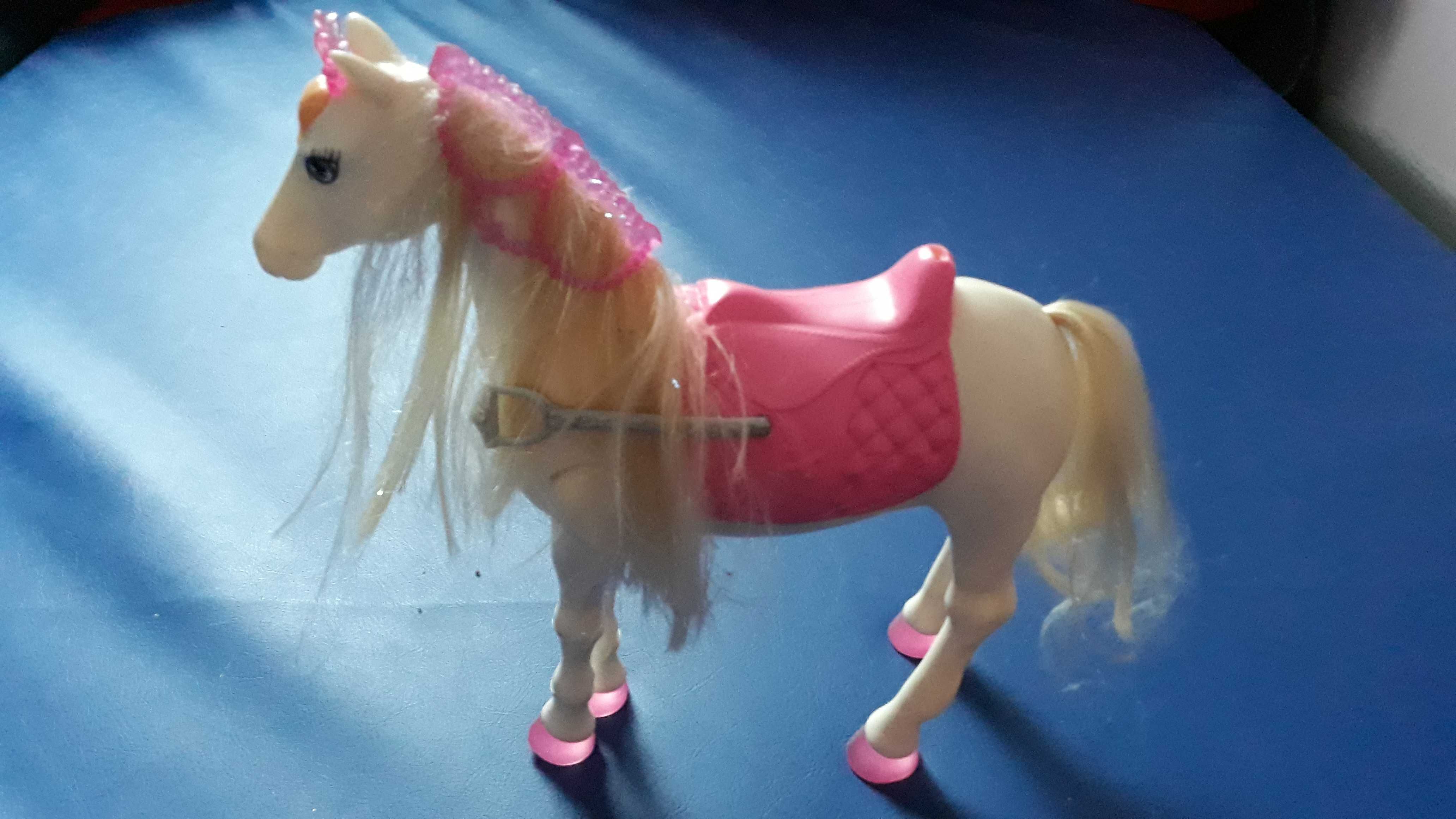 Barbie ksieżniczka z koniem