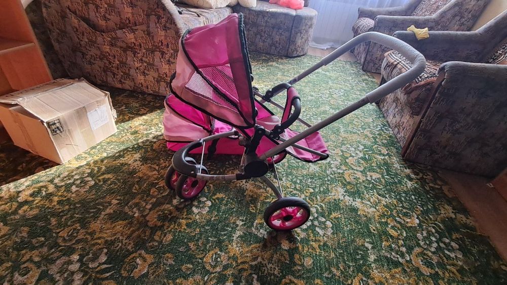 Коляска для кукол