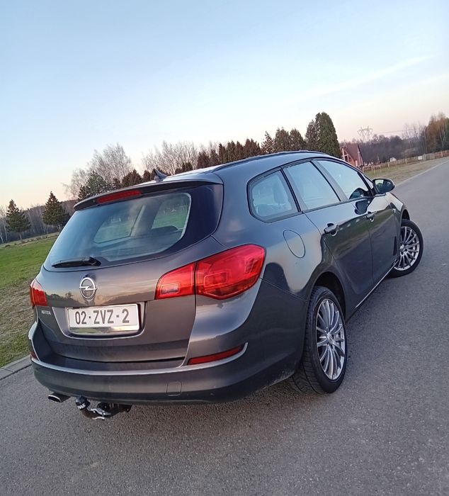 Opel Astra J * 1.4 TURBO * Koła Lato/Zima * PIĘKNY STAN * *