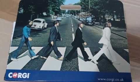 Beatles, replica London bus, sgt. Peppers.