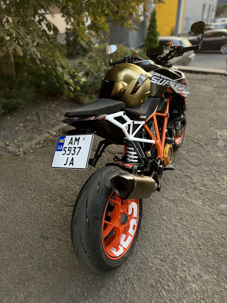 KTM 1290 super duke r