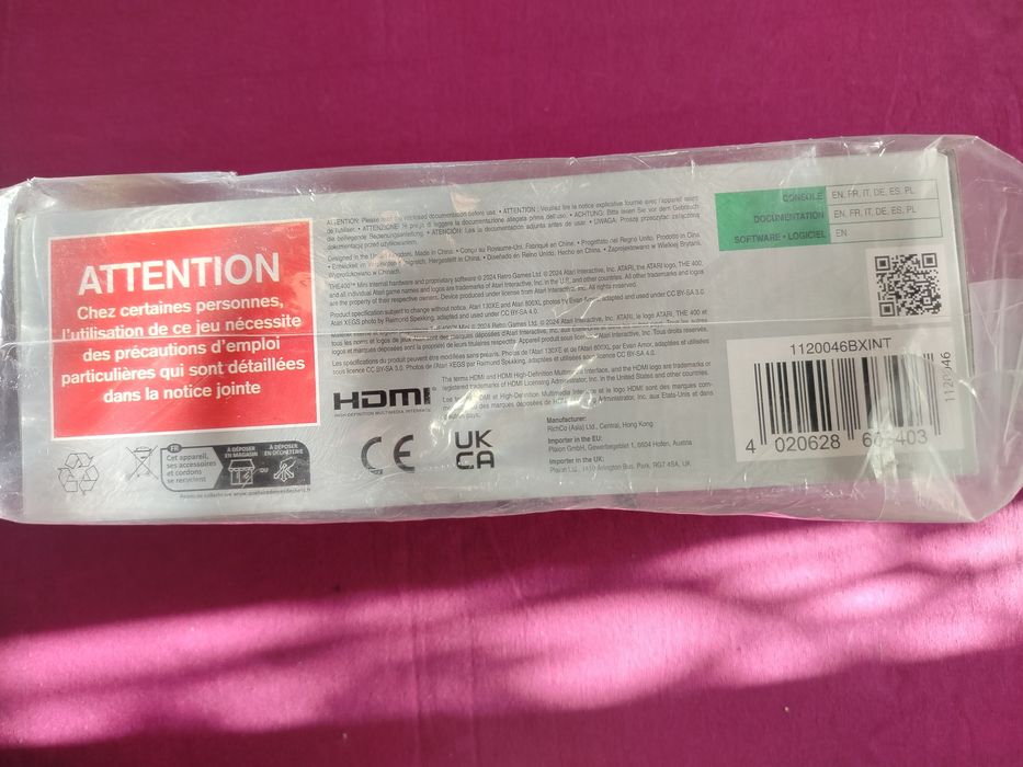 Konsola do gier Atari.