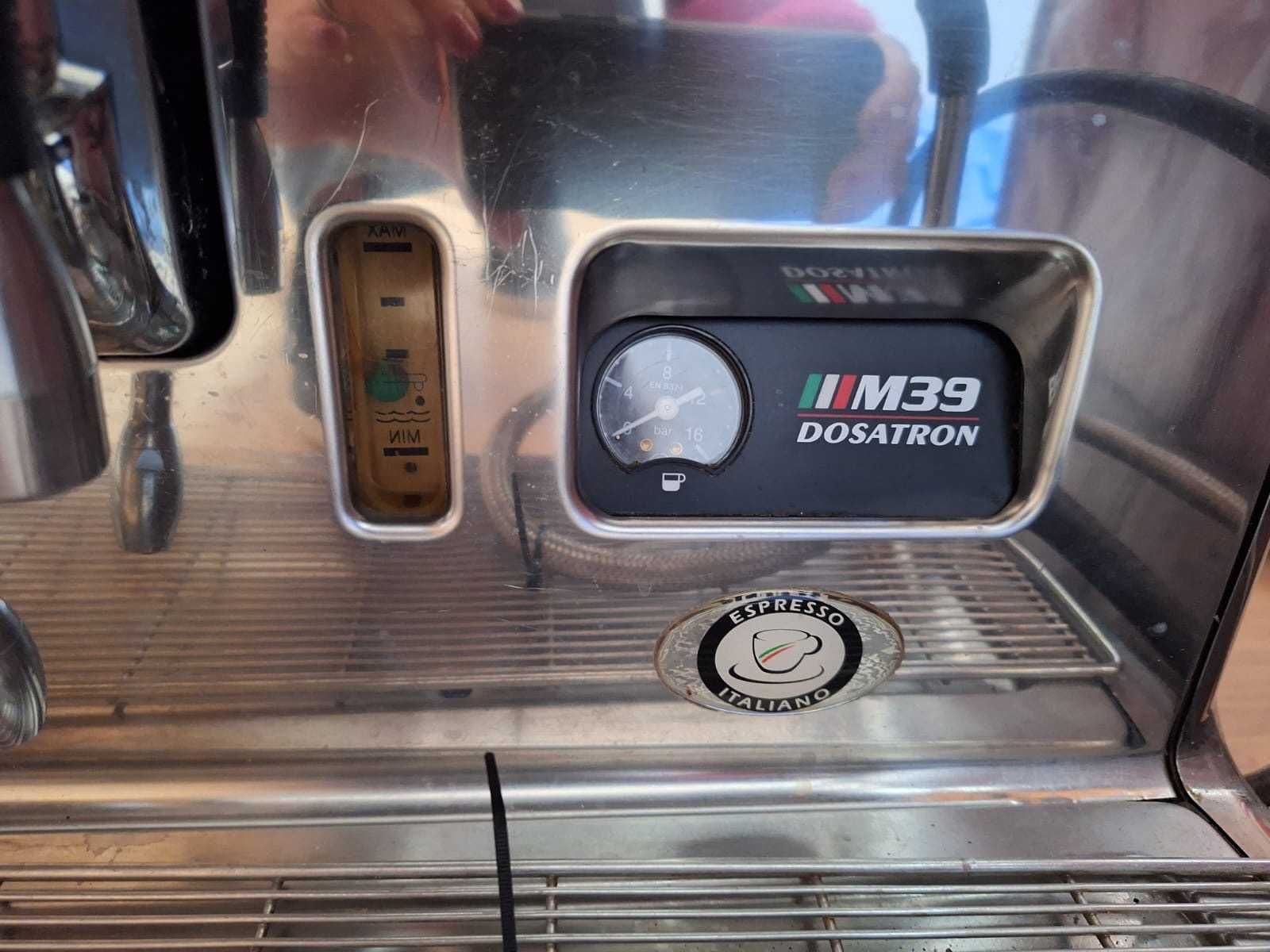 ekspres do kawy firmy La Cimbali M39 Dosatron