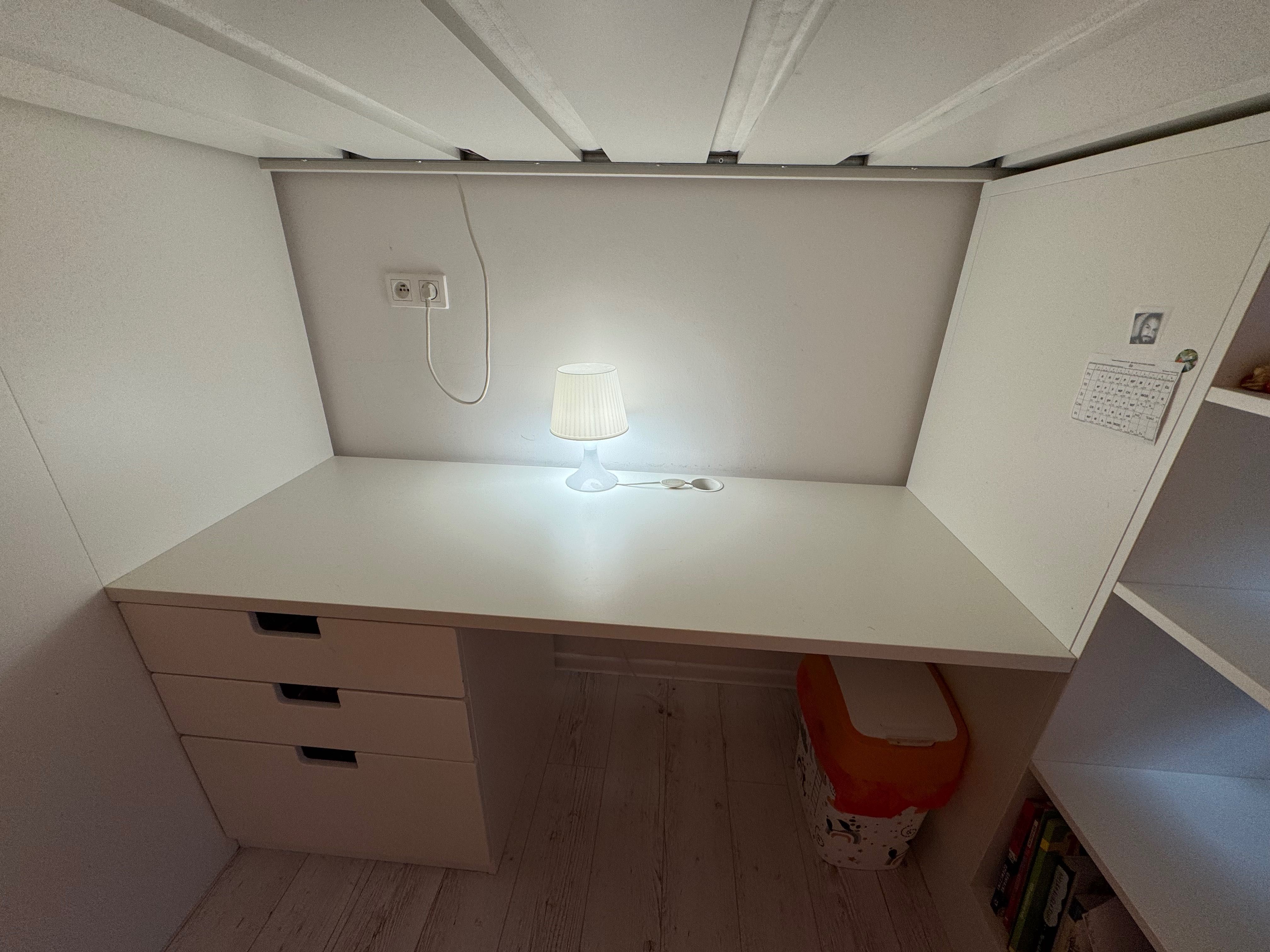Łóżko na antresoli Ikea Smastad/ Stuva