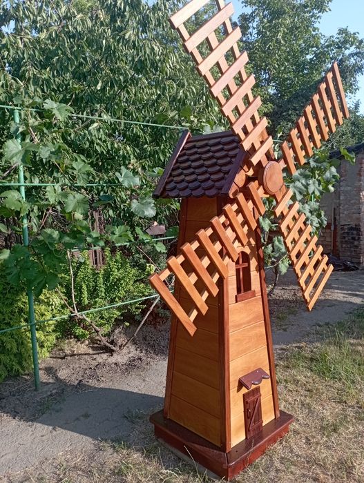 Декоративний млин вітряк