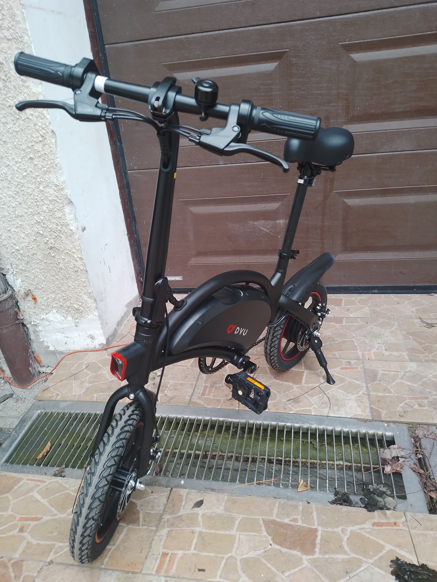 Miejski rower elektryczny DYU D3F