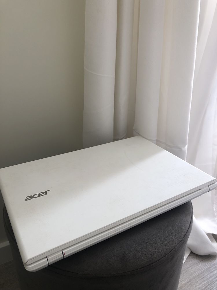 Computador portatil ACER Branco